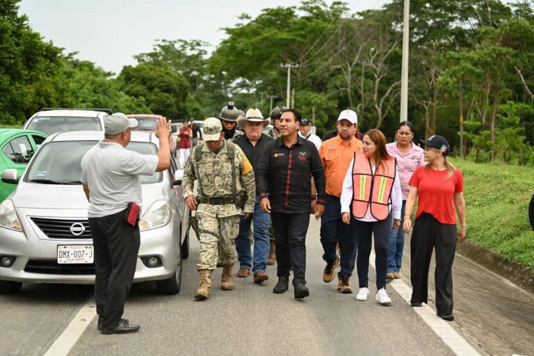 Eduardo Ramírez supervisa daños de puentes colapsados en Mapastepec y coordina reconstrucción