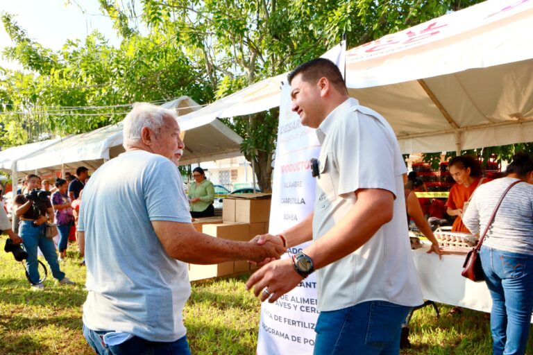 “Día del Pueblo” acerca bienestar a las familias de Comalcalco: Ovidio Peralta