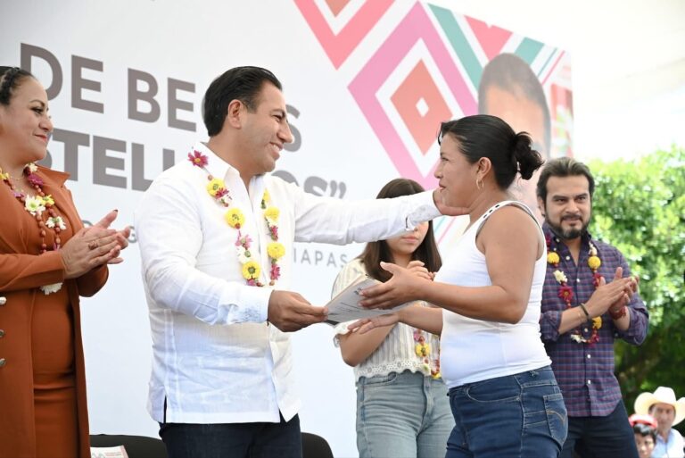 En Montecristo de Guerrero, Eduardo Ramírez fortalece acciones educativas, de salud y caminos