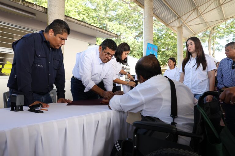 Encabeza Javier May audiencias públicas en Tierra Adentro