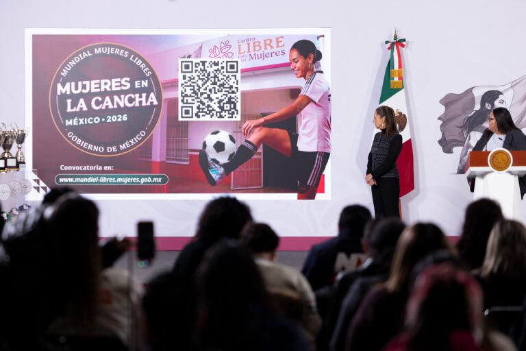 Presenta Claudia Sheinbaum 74 Mundialitos y Copas de Futbol