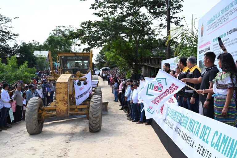 Impulso carretero en Tenejapa
